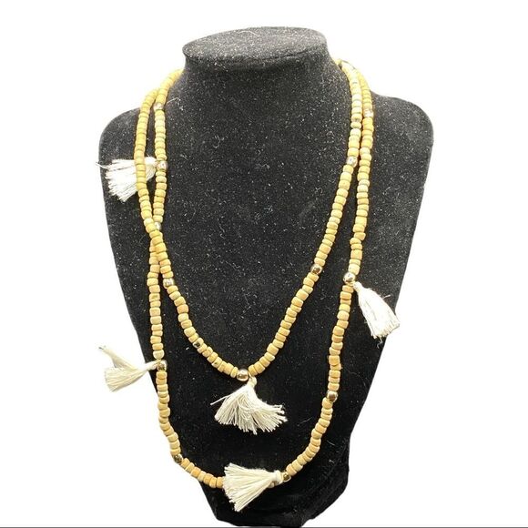 Chico’s lightweight tan breaded necklace with cream mini tassels branded hangtag - Picture 1 of 10